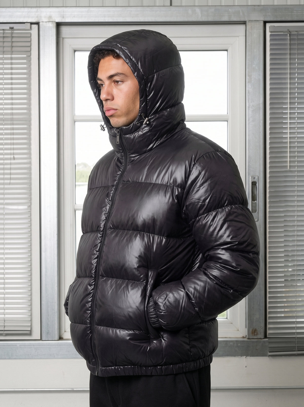 Puffer Glossy Black